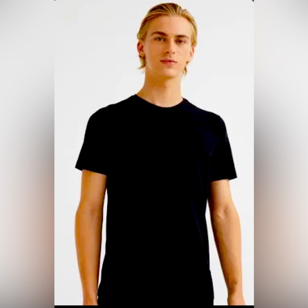 H&M slim fit tee shirt medium